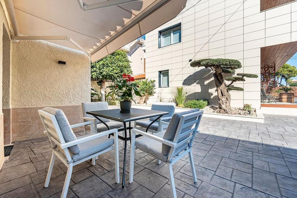 Appartement Lusso E Relax Con Piscina A 2 Minuti Dal Mare à Miami Playa Extérieur photo
