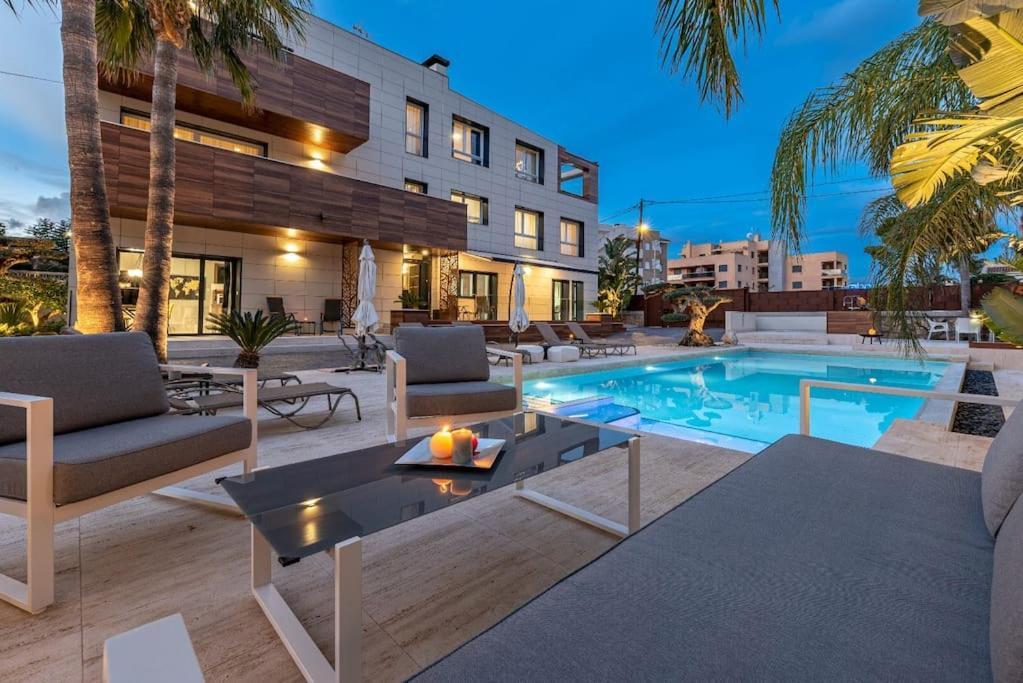 Appartement Lusso E Relax Con Piscina A 2 Minuti Dal Mare à Miami Playa Extérieur photo