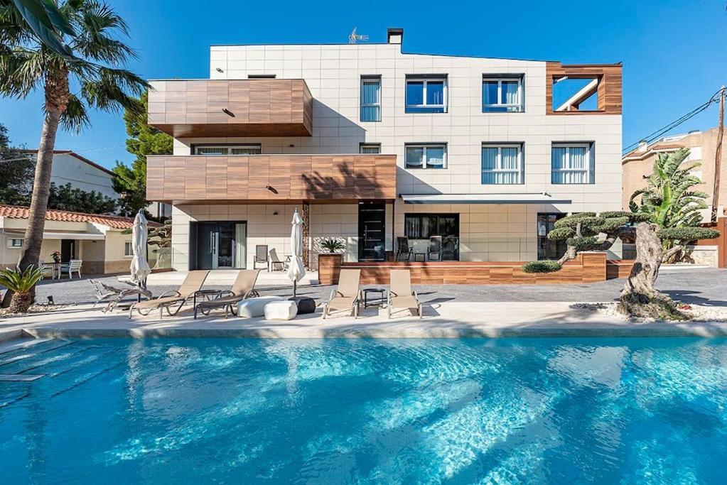 Appartement Lusso E Relax Con Piscina A 2 Minuti Dal Mare à Miami Playa Extérieur photo