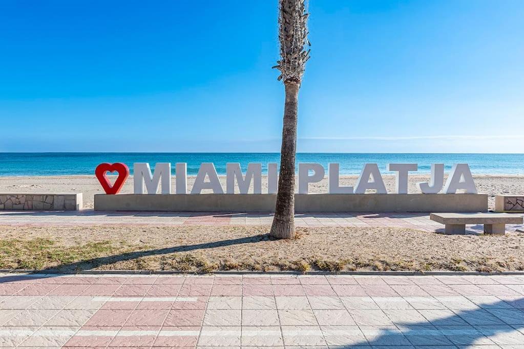 Appartement Lusso E Relax Con Piscina A 2 Minuti Dal Mare à Miami Playa Extérieur photo